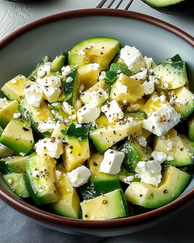Gurken-Avocado-Salat mit Feta