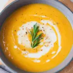 Kürbissuppe mit Kokosmilch und Ingwer