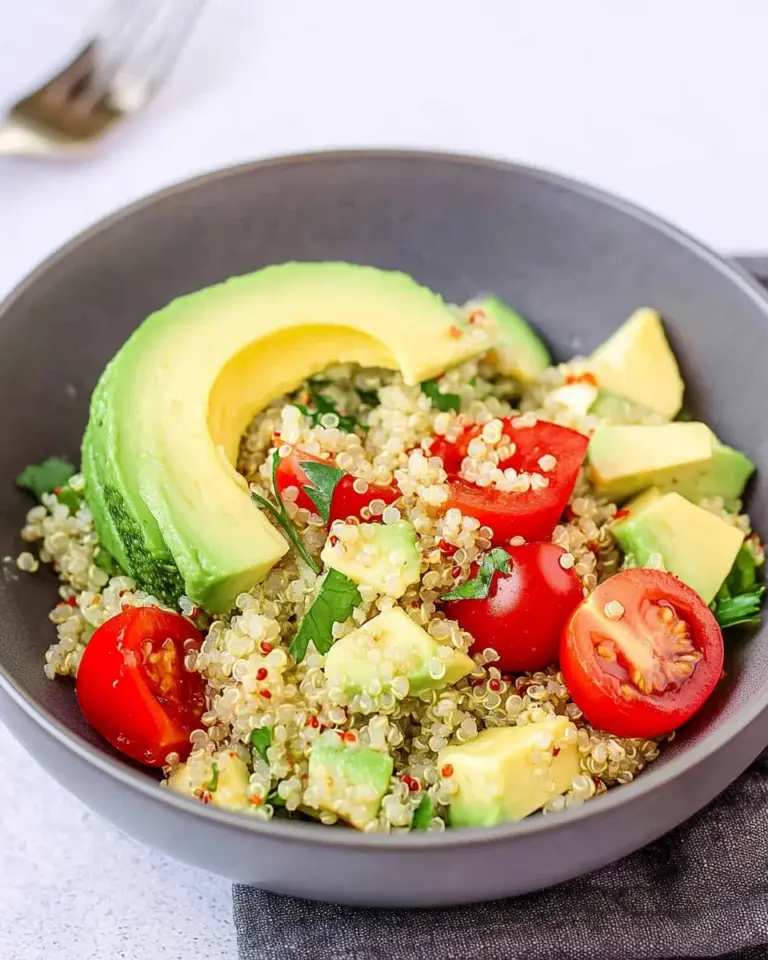 Quinoa-Salat mit Avocado